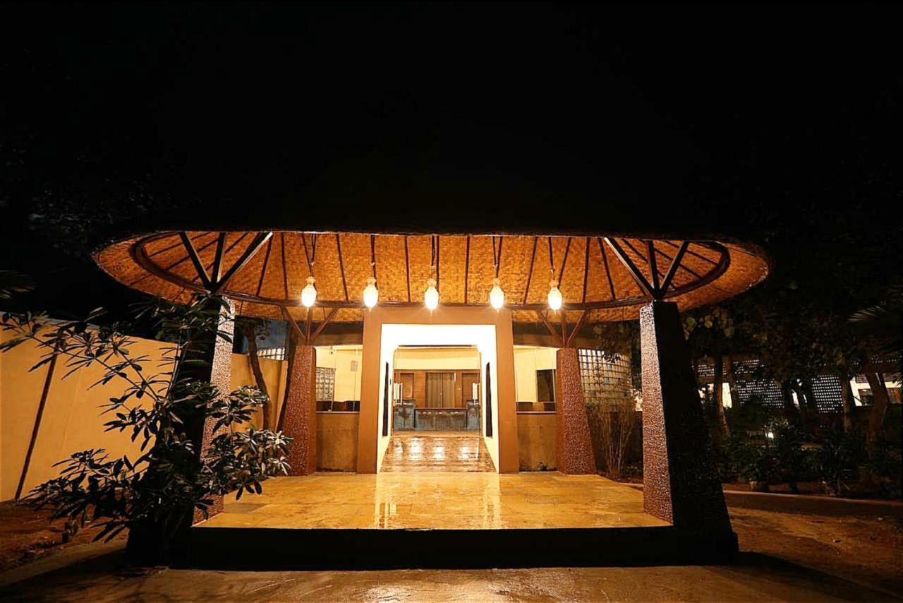 Sterling Padam Pench Hotel Khawasa Ngoại thất bức ảnh