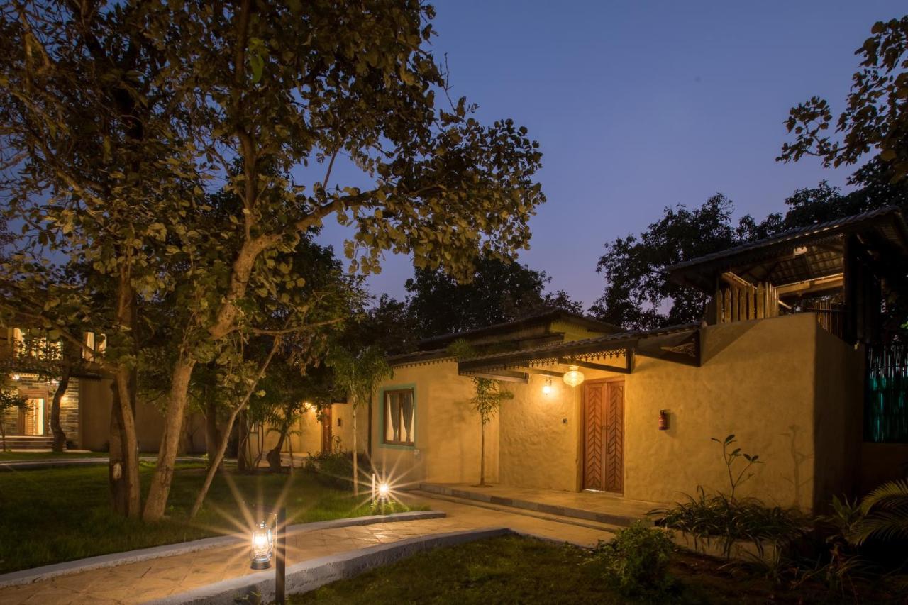 Sterling Padam Pench Hotel Khawasa Ngoại thất bức ảnh