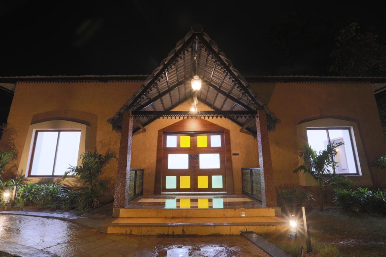 Sterling Padam Pench Hotel Khawasa Ngoại thất bức ảnh
