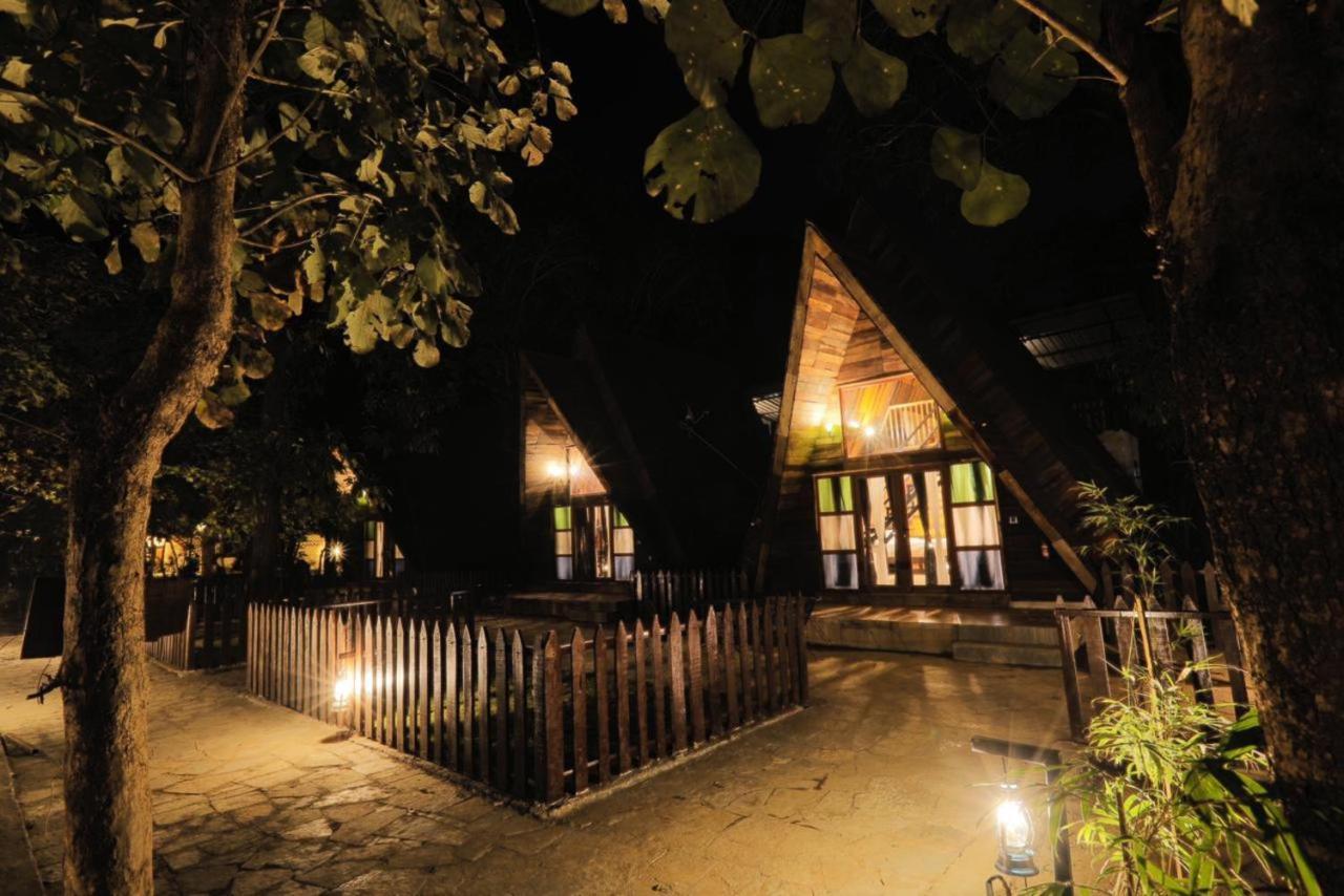 Sterling Padam Pench Hotel Khawasa Ngoại thất bức ảnh