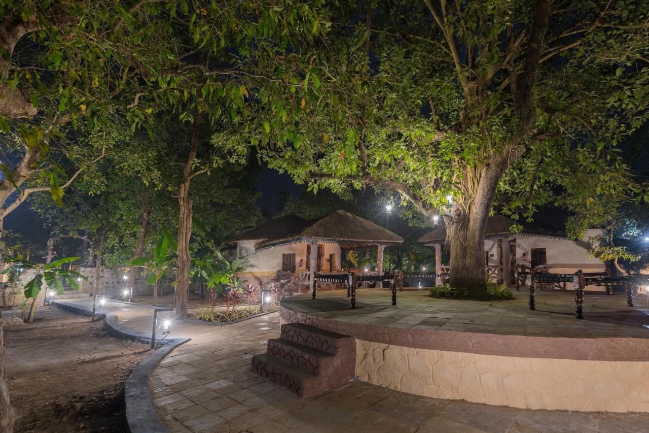 Sterling Padam Pench Hotel Khawasa Ngoại thất bức ảnh