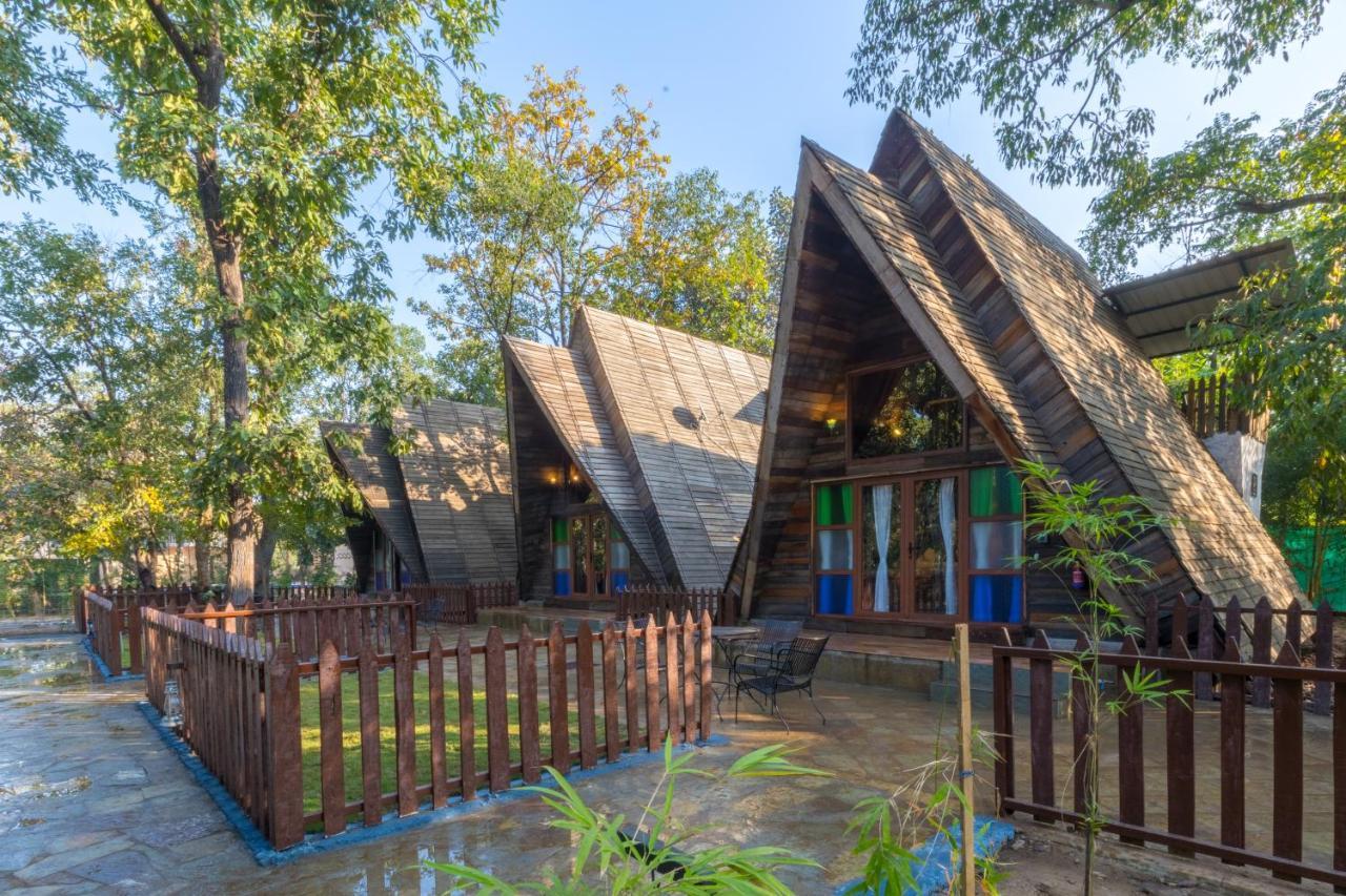Sterling Padam Pench Hotel Khawasa Ngoại thất bức ảnh